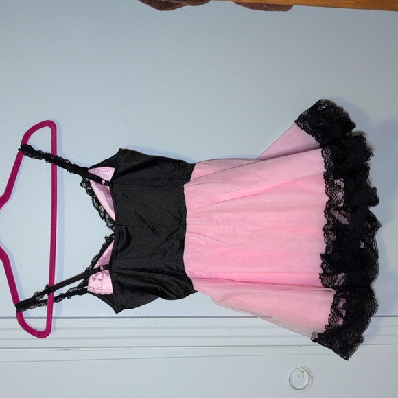 🧨3/110$🧨 Elegant Black and Pink Lace Dress. - Picture 2 of 3
